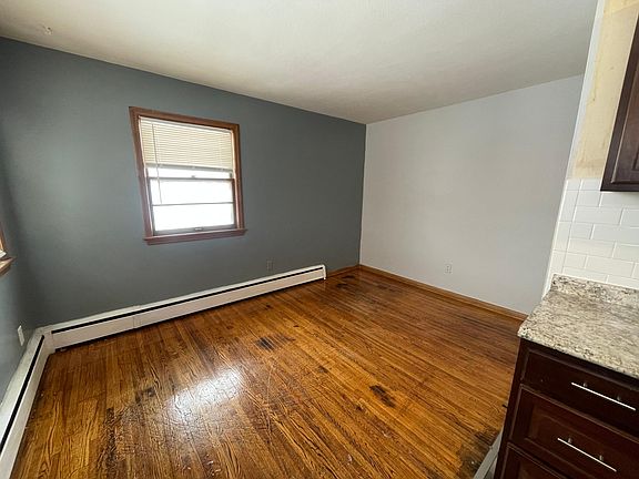 2nd image of 1846 Walnut St N #4