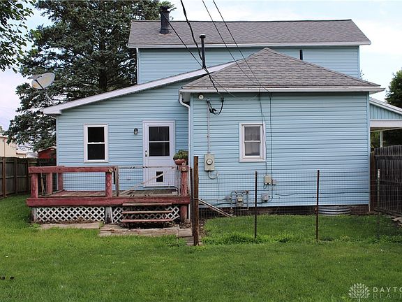 5th image of 302 W 1st St