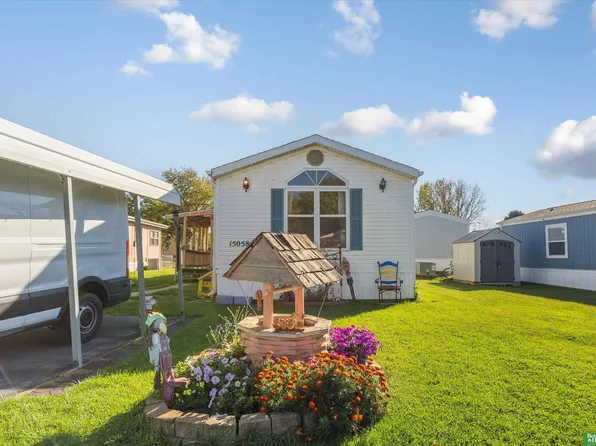 15058 Howe Plz, Omaha, NE 68144