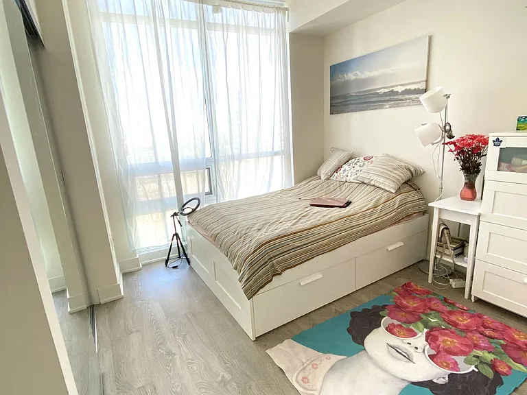 30 Roehampton Ave #2802 — Photo 10