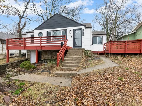 1213 N 29th St, Kansas City, KS 66102