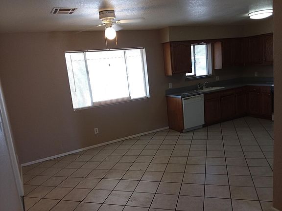 3rd image of 1206 E Michigan Ct