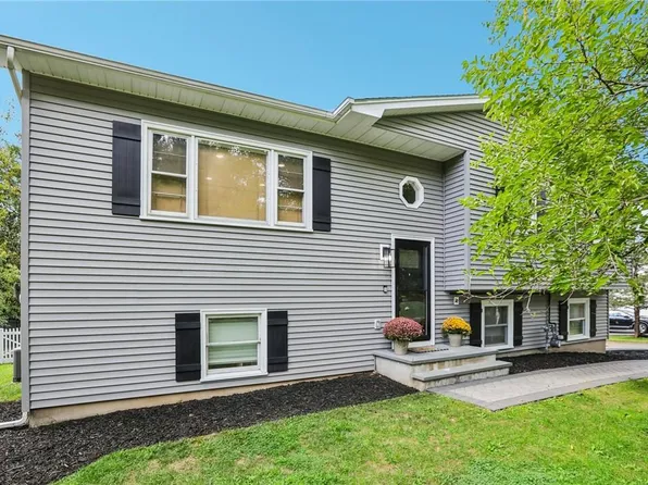 8 Mayfield Street, Valley Cottage, NY 10989