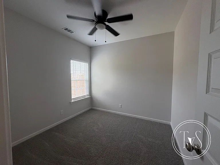 1661 SE Arnold Dr — Photo 9