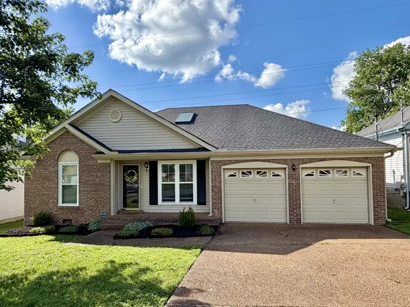 123 Cloverfield Ct, Hendersonville, TN 37075