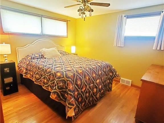 3rd image of 86 Sunrise Blvd