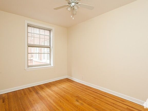 5th image of 550 W Aldine Ave APT 2