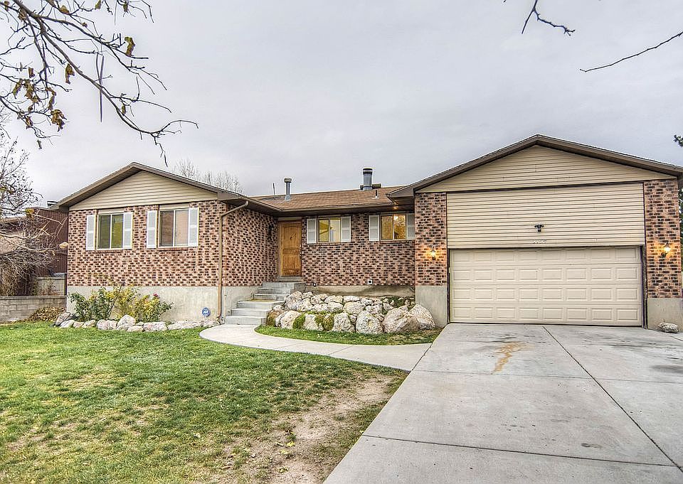 1st image of 3159 S Stanton Dr