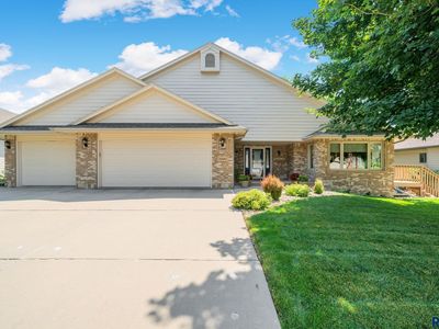 2000 S Campbell Trl, Sioux Falls, SD, 57106