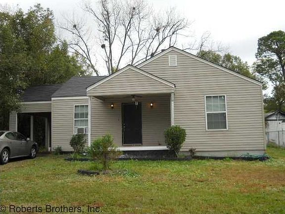 Vinyl sided cottage.