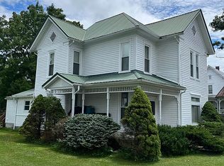 307 S State St, Athens, WV 24712