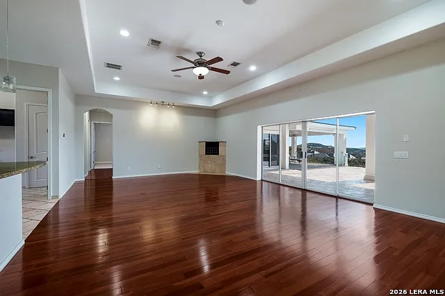 6710 Manor Hl — Photo 11