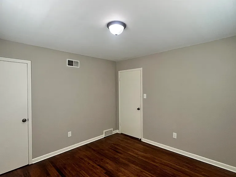 121 West St — Photo 12