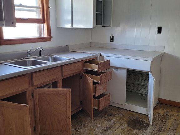 3rd image of 308 N 12th St