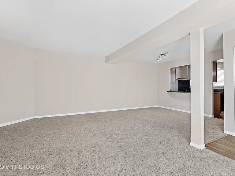 1621 Westminster Dr #112 — Photo 40