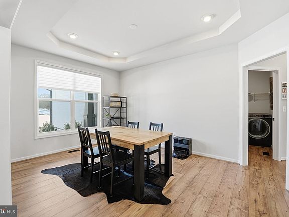 4th image of 10580 Manley Rd