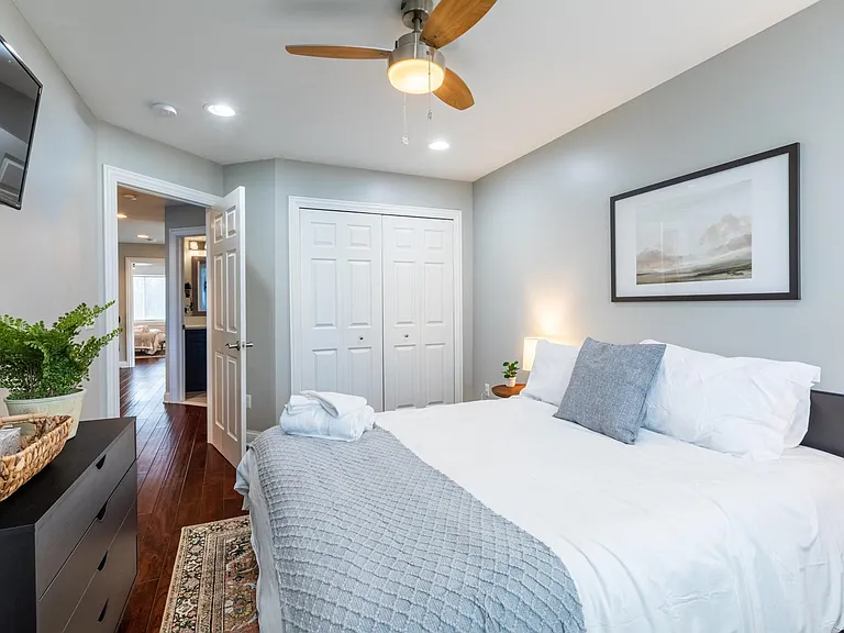 3352 Crooks Rd — Photo 27