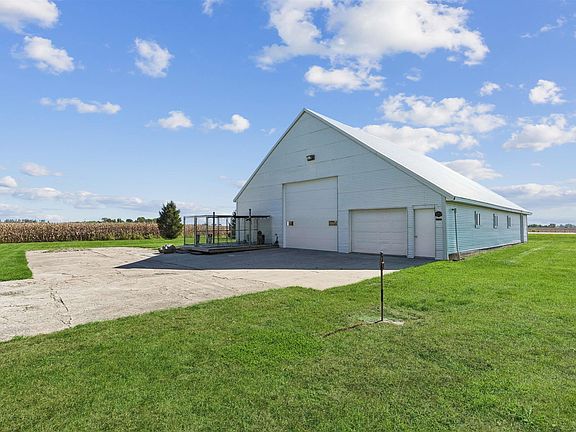 3rd image of 25773 Butler Center Rd