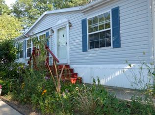 28 Daisy Drive, Bohemia, NY 11716