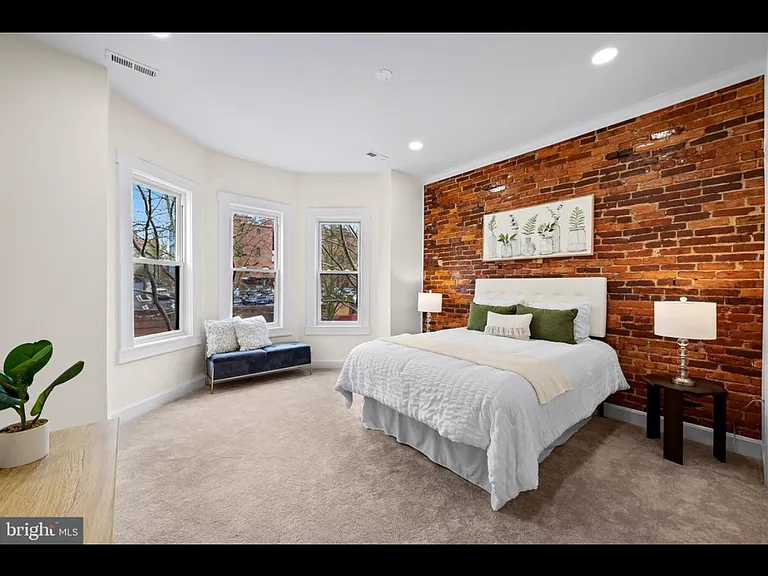 2824 Maryland Ave — Photo 10