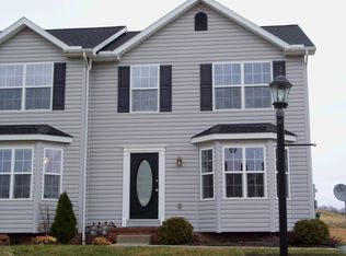 120 Hemlock Dr, Hanover, PA 17331