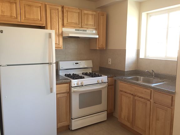 5th image of 3219 Hering Ave #1 A