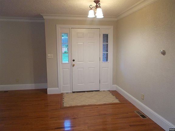 2nd image of 1206 Brookwood Cir