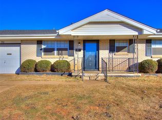 711 SW 3rd St, Moore, OK 73160