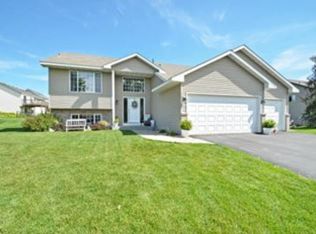 10310 31st Pl NE, Saint Michael, MN 55376
