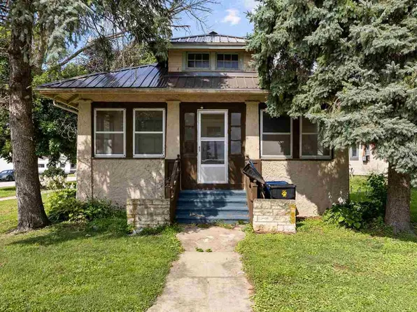 301 Plum St, Tipton, IA 52772