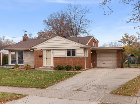 402 E Huntington Ln, Elmhurst, IL 60126