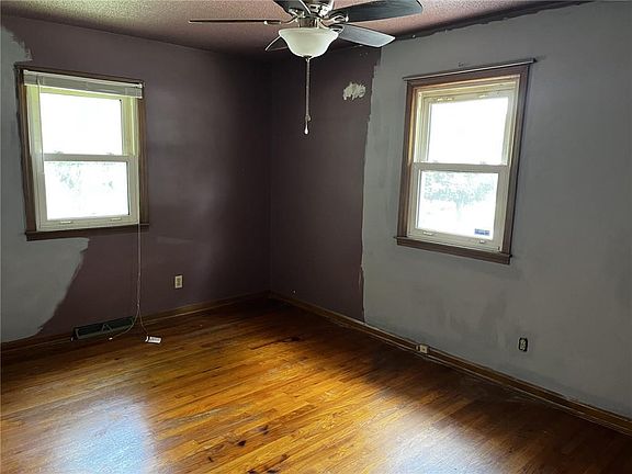 5th image of 1204 Wornall Rd