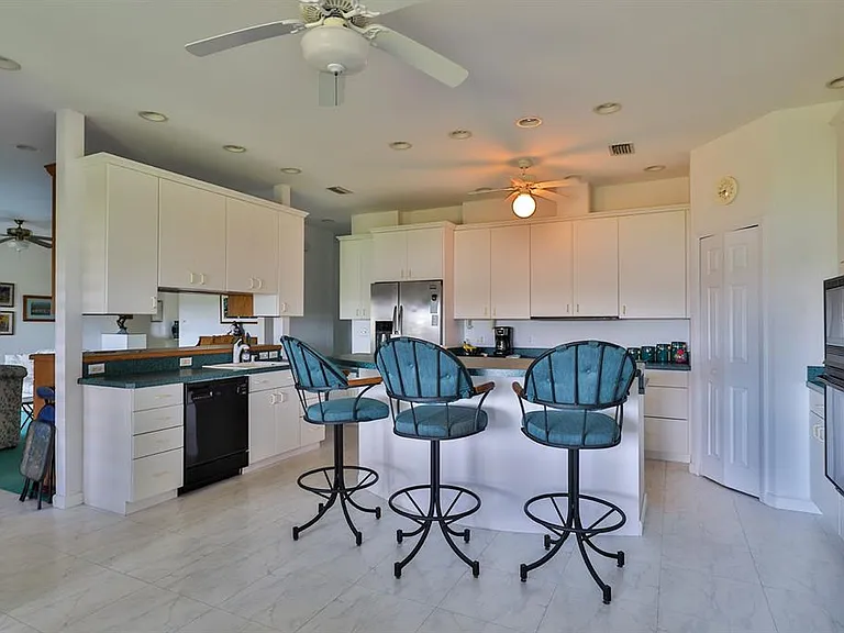 2437 Swordfish Ln — Photo 9