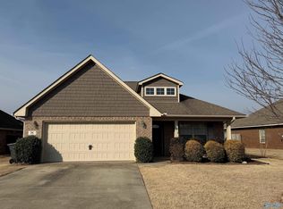 8 Easy St, Decatur, AL 35603