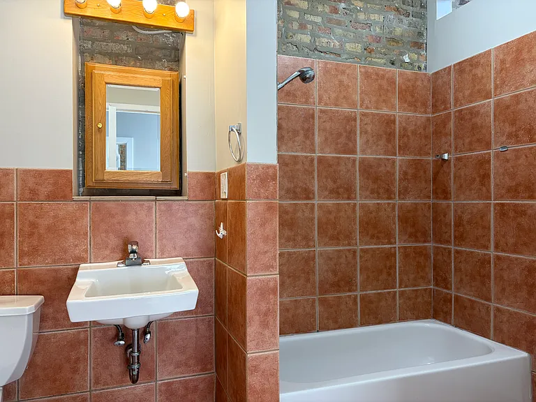 2727 S Archer Ave #0 — Photo 3