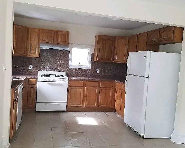 24 Franklin Pl #C2 — Photo 5