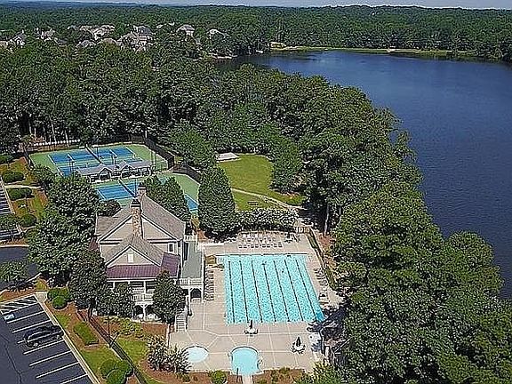 4th image of 2132 Waterway Ln