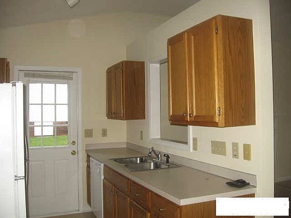 2nd image of 132 Diamond Dr
