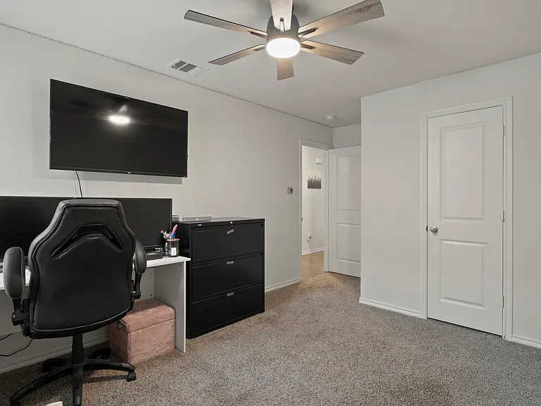 2038 Croton Ave — Photo 17
