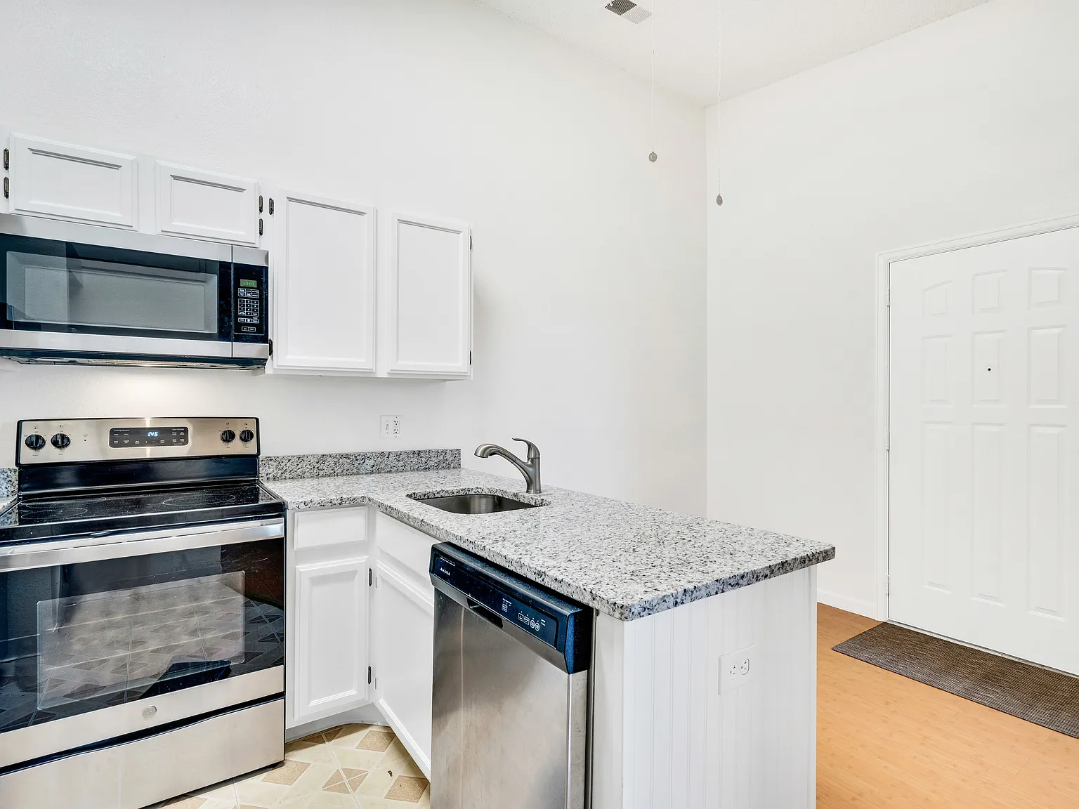 1 bed, 482 sqft, $1,350 — Photo 4