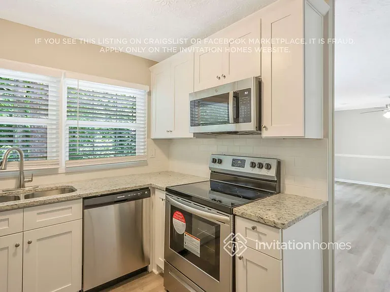 921 Dawn Ct SE — Photo 9