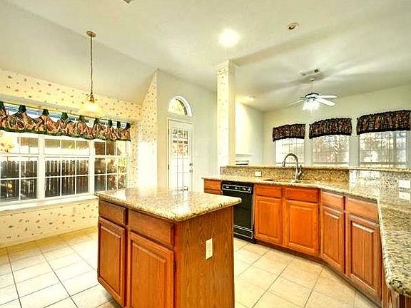 4th image of 11011 Crossland Dr