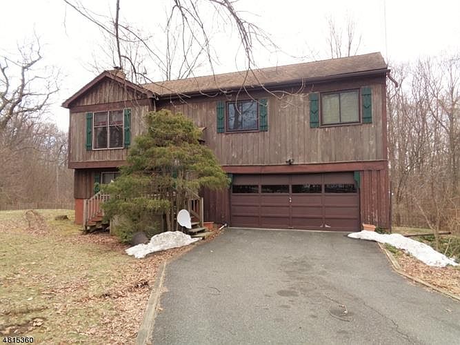 1st image of 20 Mountainside Dr