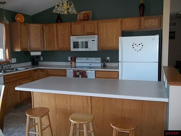 4th image of 128 Torrey Pines Ct