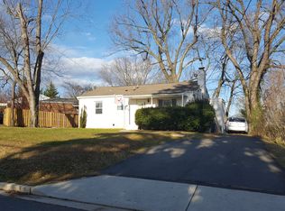 3927 Fairview Dr, Fairfax, VA 22031