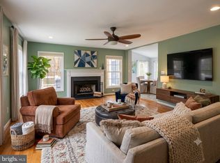 18500 Gingerbread Ln, Gaithersburg, MD 20877