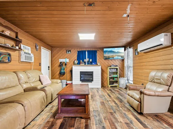 126 Market St, Bastrop, TX 78602