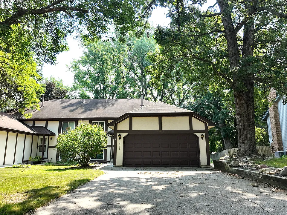 15229 Buchanan Ct