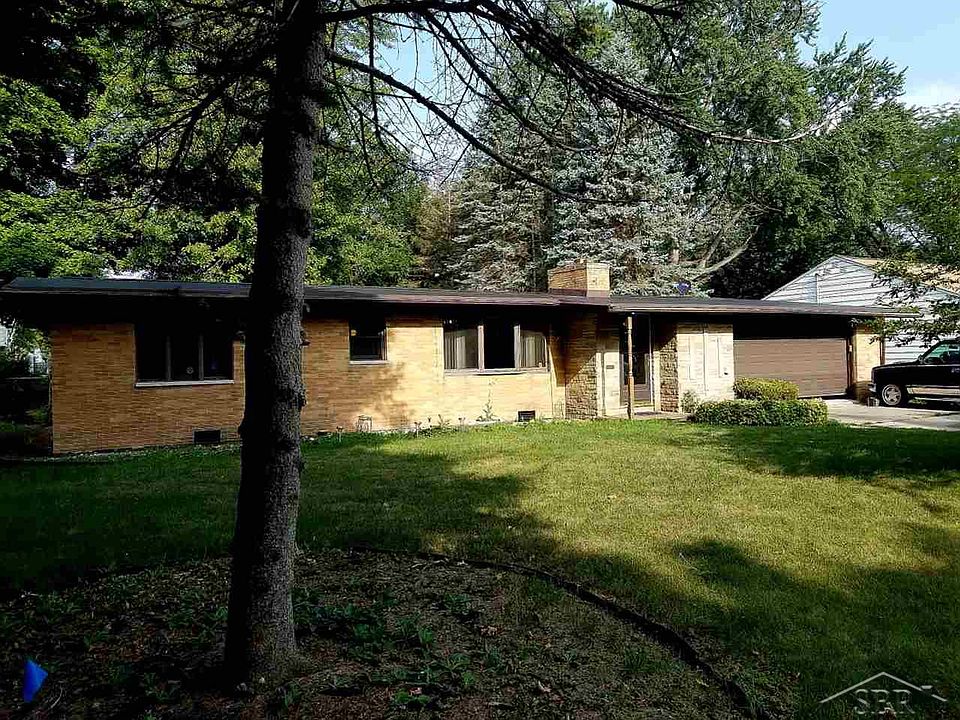 1st image of 2263 McEwan St