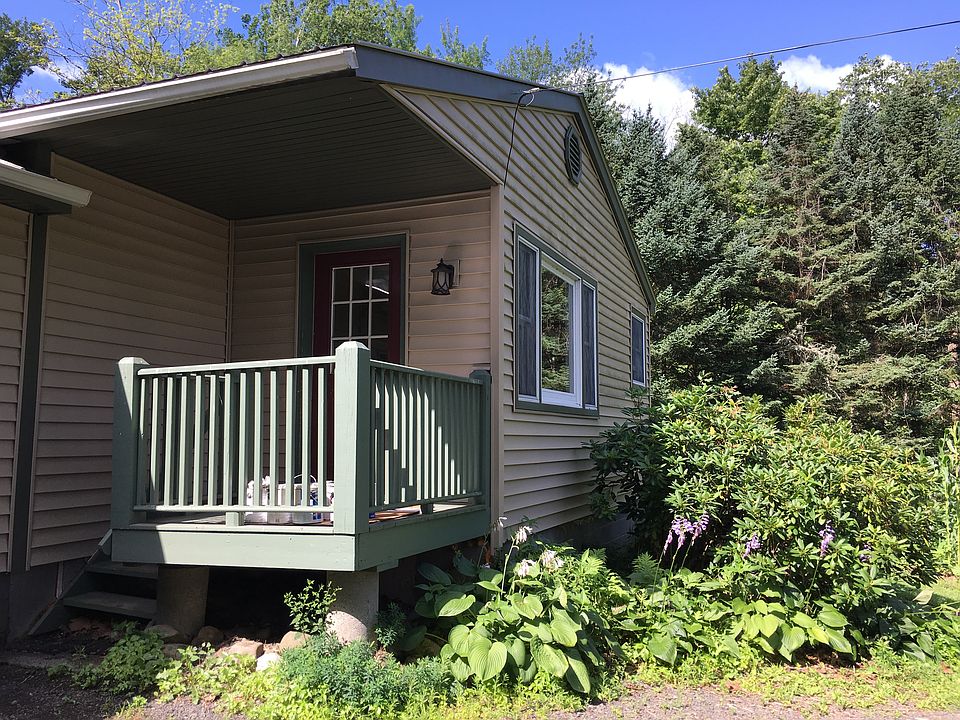 Covered front porch and entrance